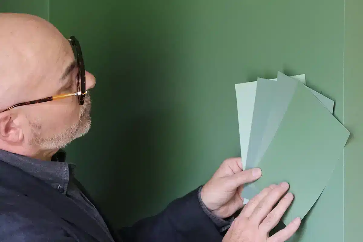 How to use in-store colour cards